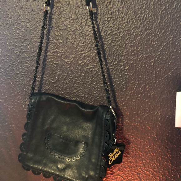 To many purses - Picture 2 of 8